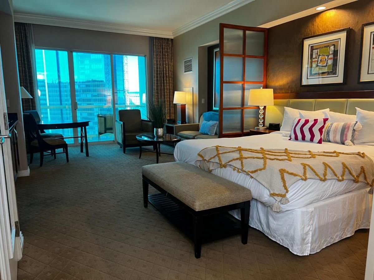 Balcony Suite Strip View Las Vegas Extérieur photo
